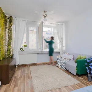  Apartament With Friends In